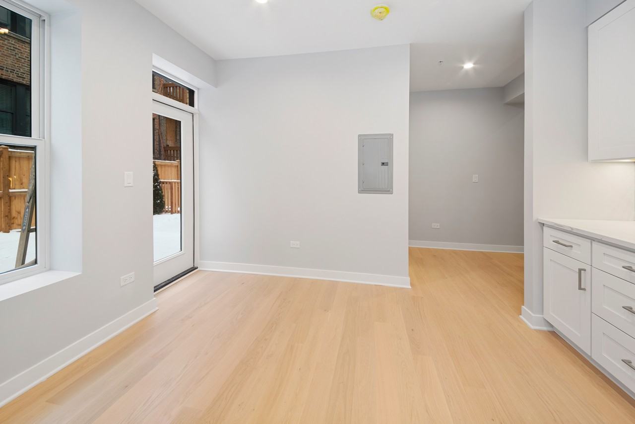 4637 N Ashland Ave #103 - Photo 5 of 25