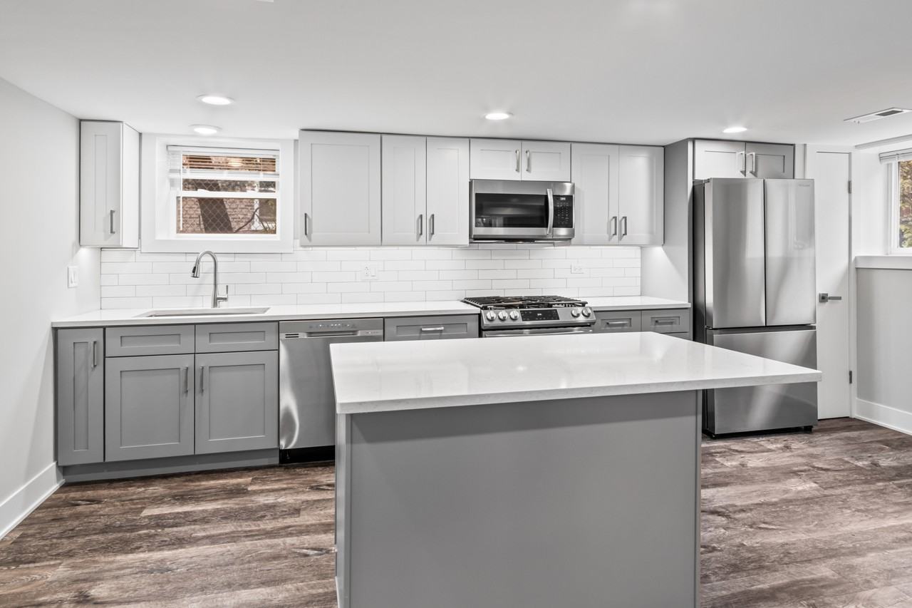 2144 W Shakespeare Ave #GDN - Photo 2 of 11