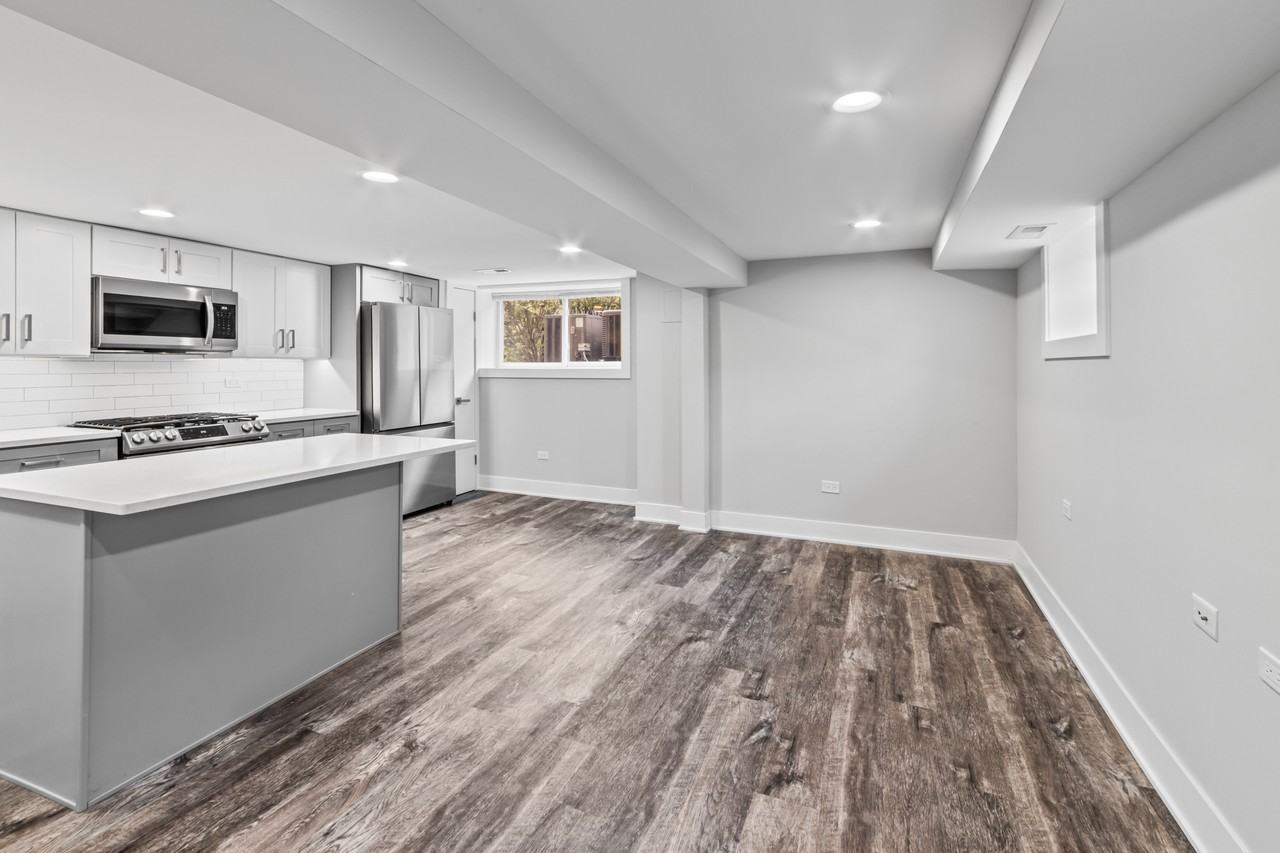 2144 W Shakespeare Ave #GDN - Photo 4 of 11