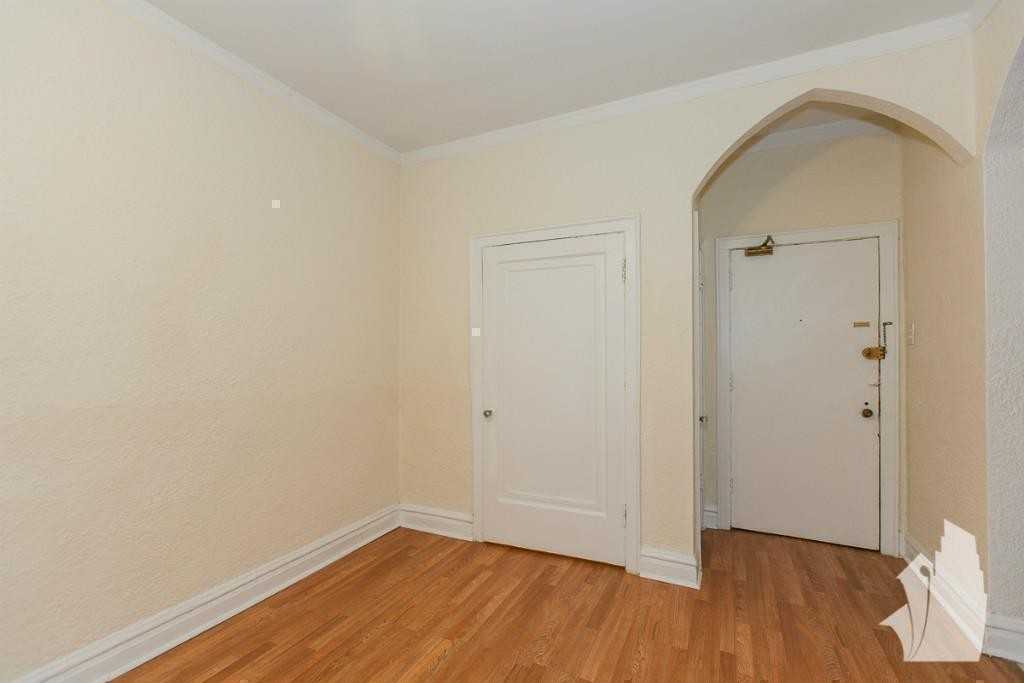 4829 N Damen Ave #101 - Photo 2 of 8