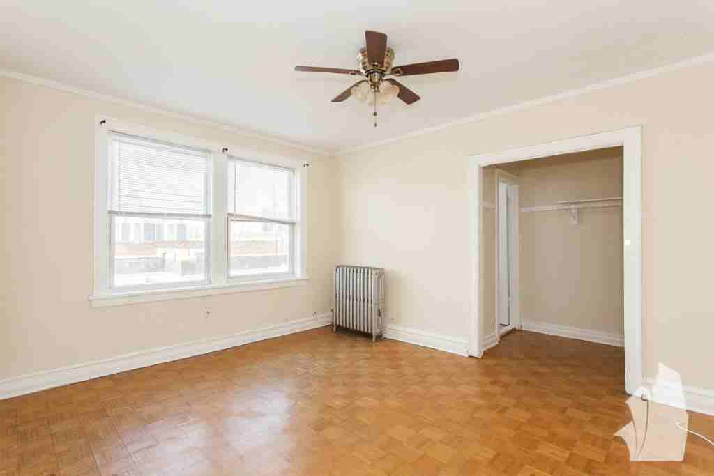 711 W Belmont Ave #504 - Photo 3 of 9