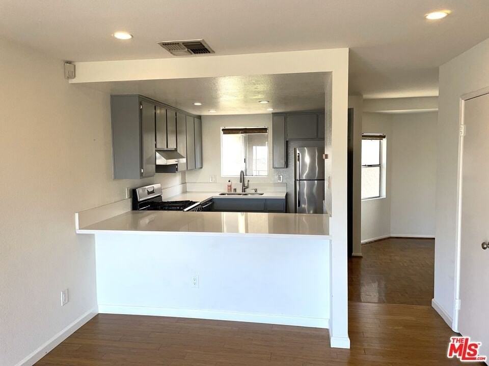 1083 1/2 W Kensington Rd - Photo 4 of 15