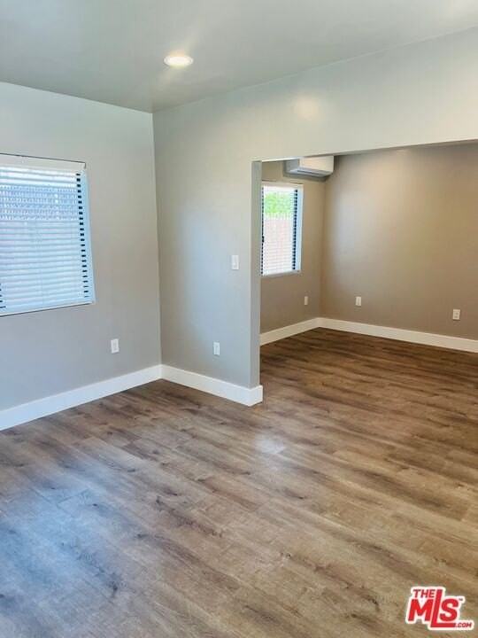 2807 Buckingham Rd Unit 1/2 - Photo 4 of 10