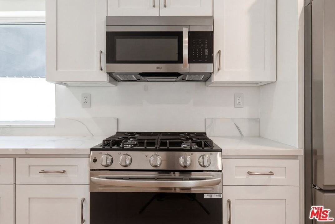 14165B Erwin St - Photo 6 of 14