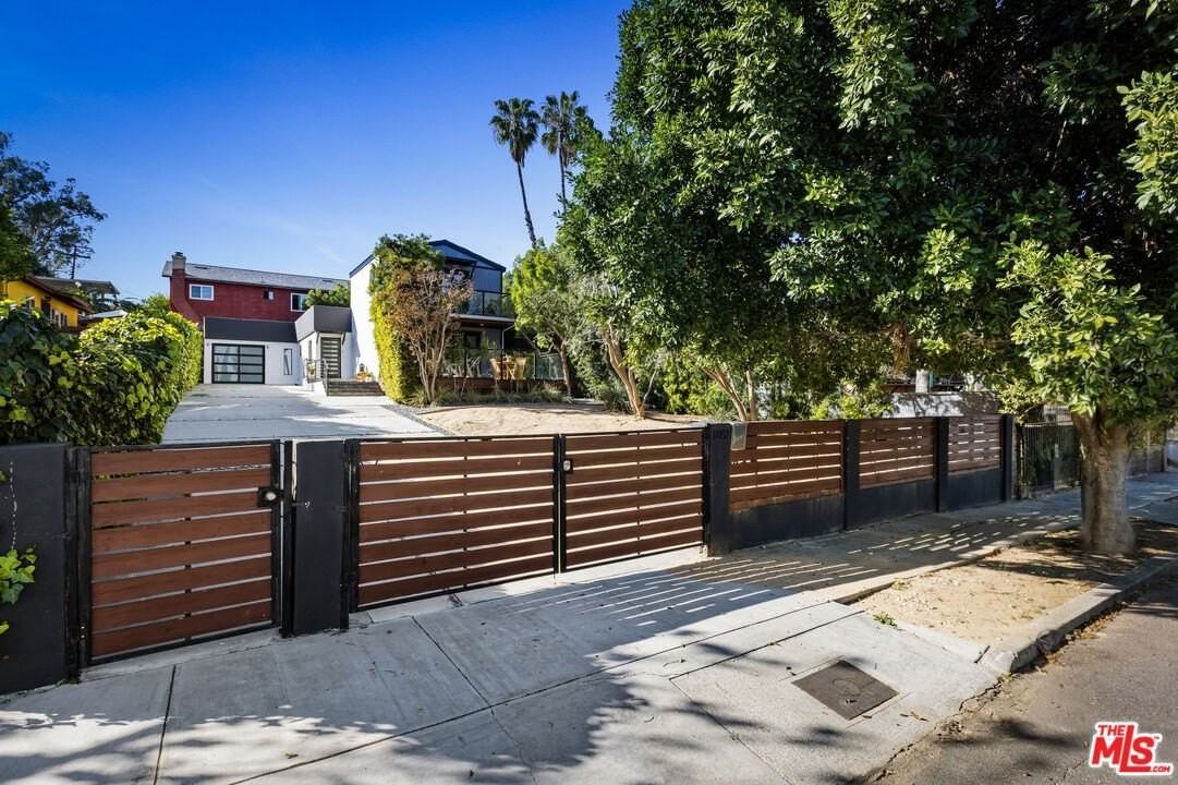 1057 N Avenue 49 - Photo 2 of 47