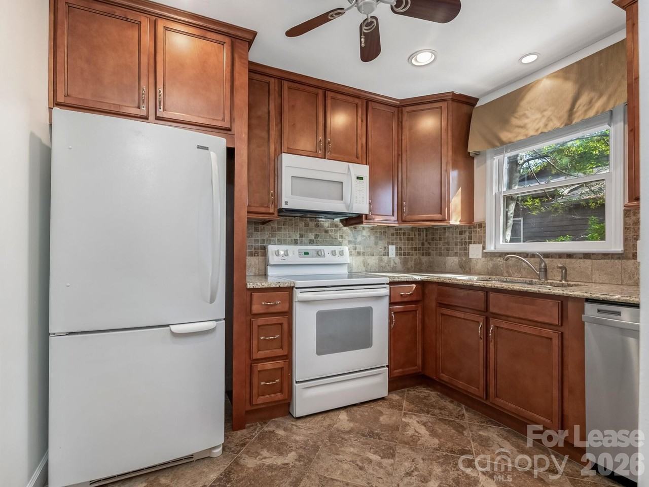 3526 Colony Crossing Dr - Photo 5 of 31