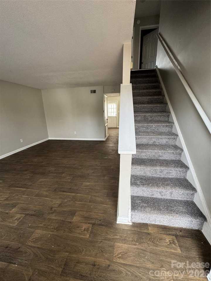 2022 Harvest Ln Unit 16 - Photo 4 of 12