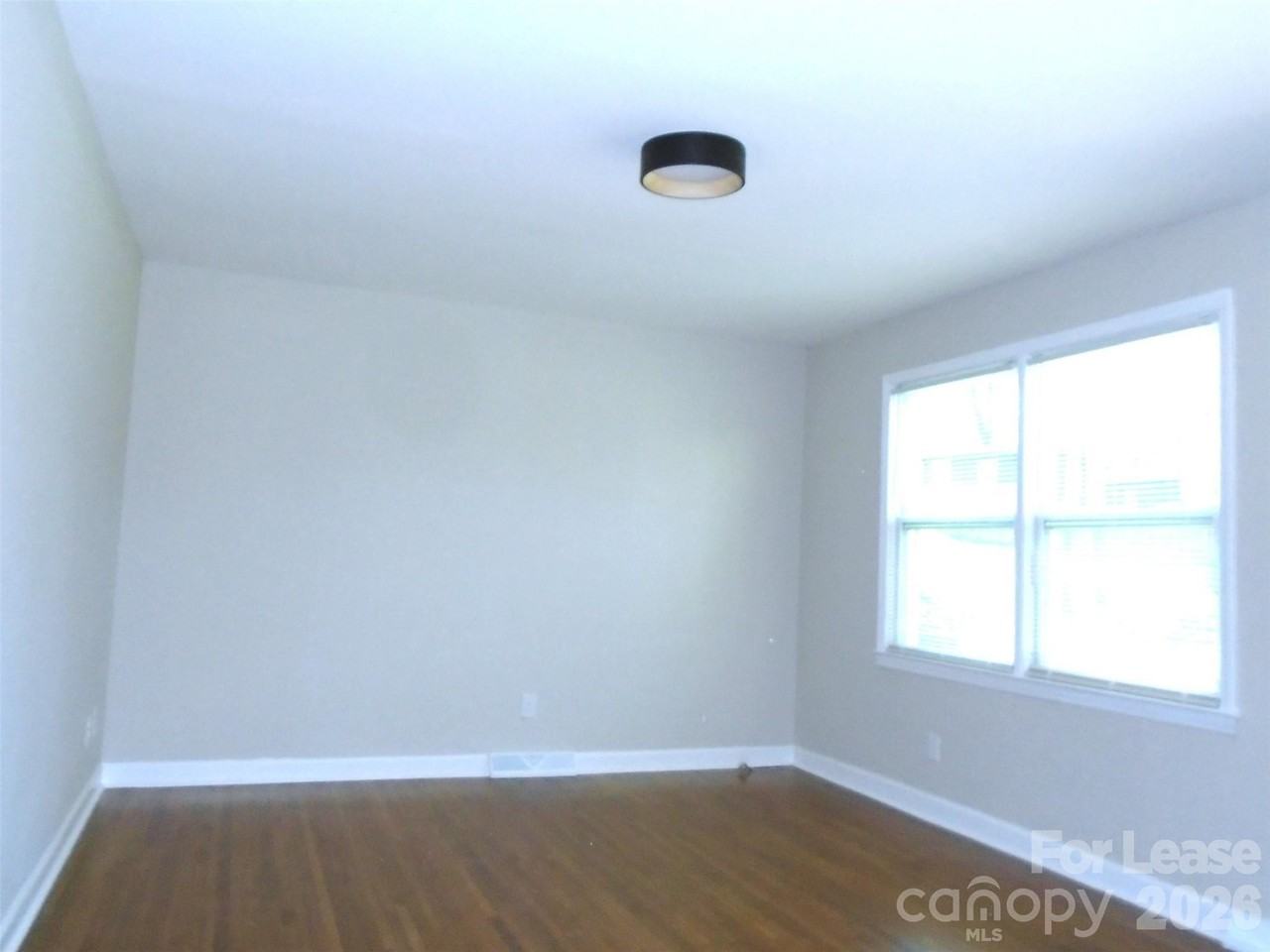 1014 Penrose Ln - Photo 6 of 16