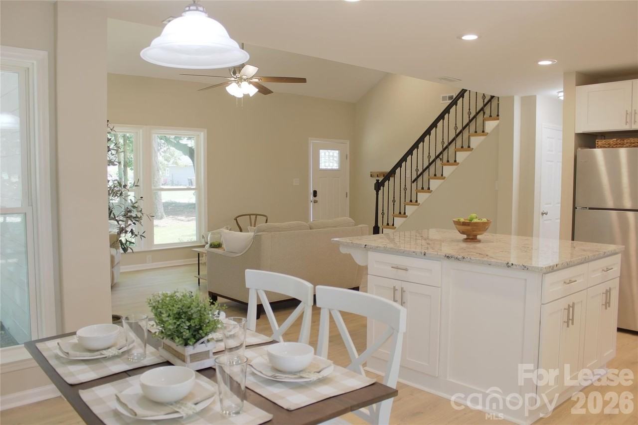 2520 Faircroft Way - Photo 6 of 22