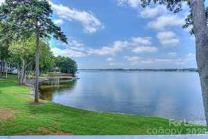 featured image of 368 Northwest Dr