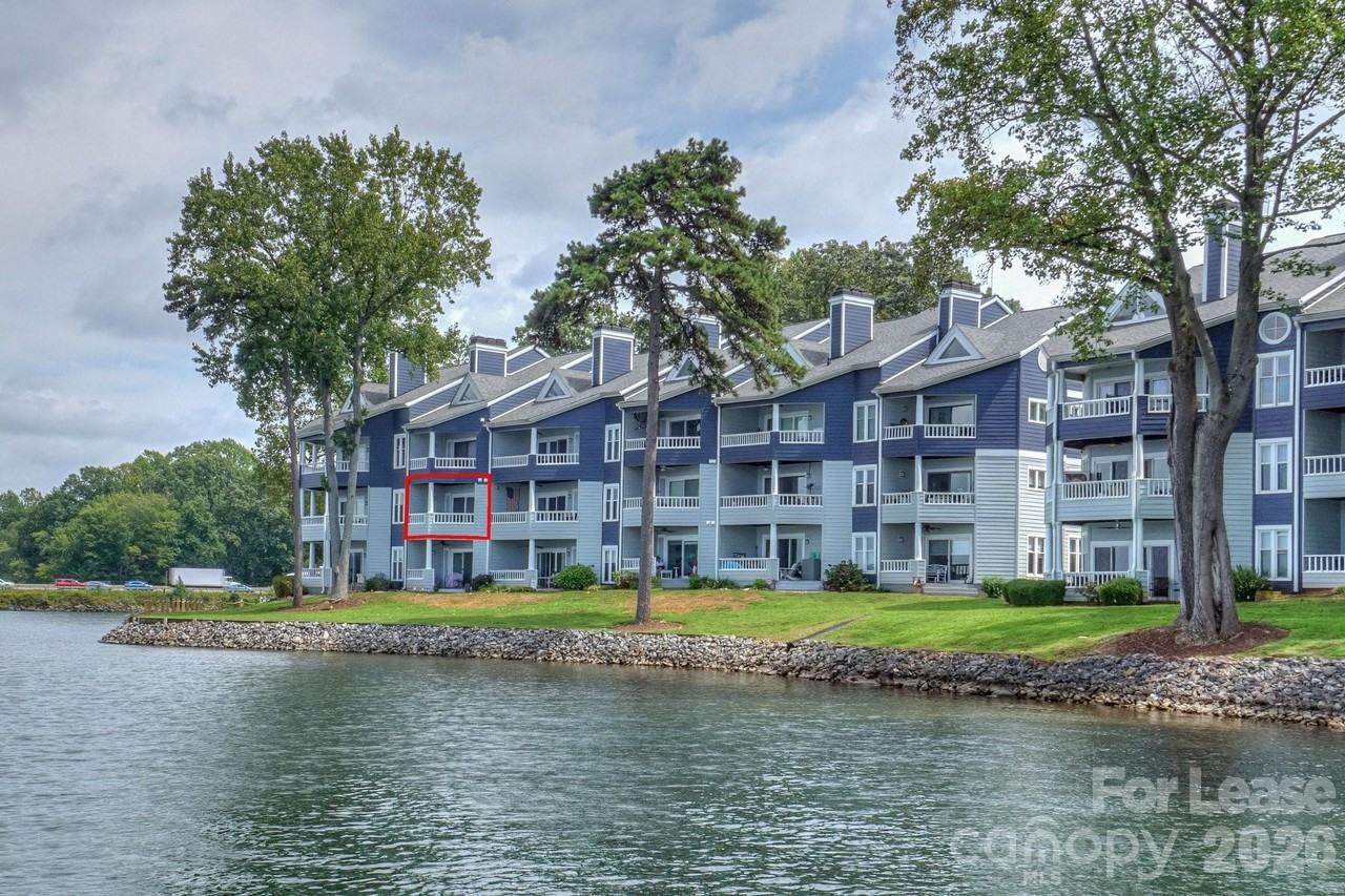 368 Northwest Dr - Photo 2 of 28