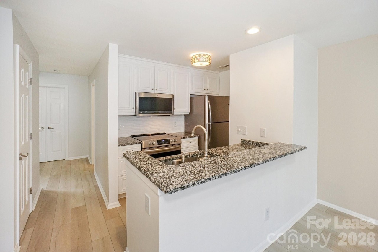 368 Northwest Dr - Photo 4 of 28