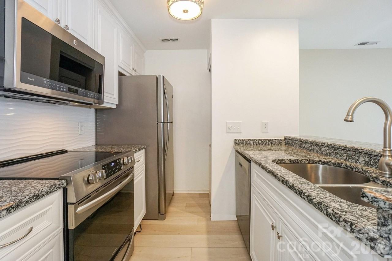 368 Northwest Dr - Photo 6 of 28