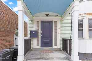 featured image of 67 Hill St