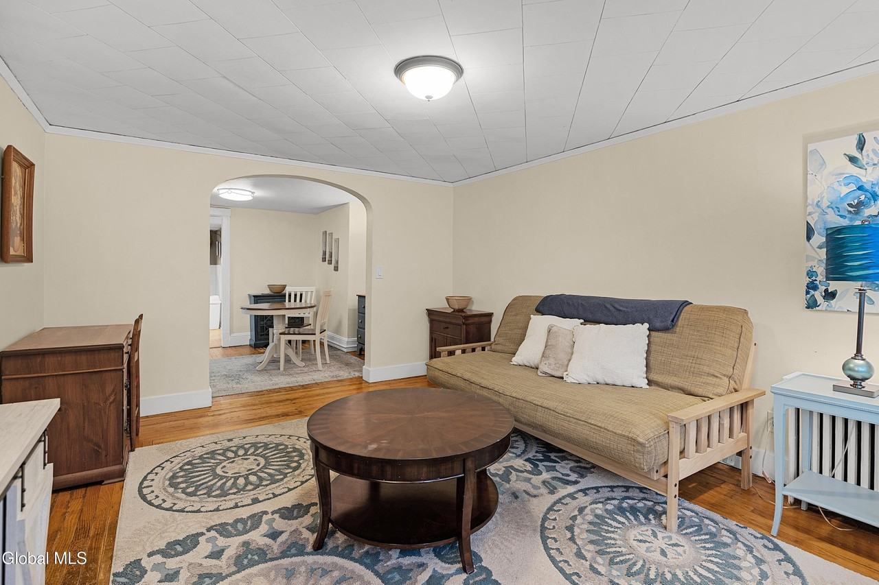 67 Hill St - Photo 5 of 15