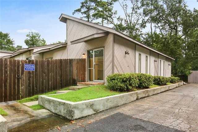 1011 N Causeway Blvd #2 - Photo 3 of 10