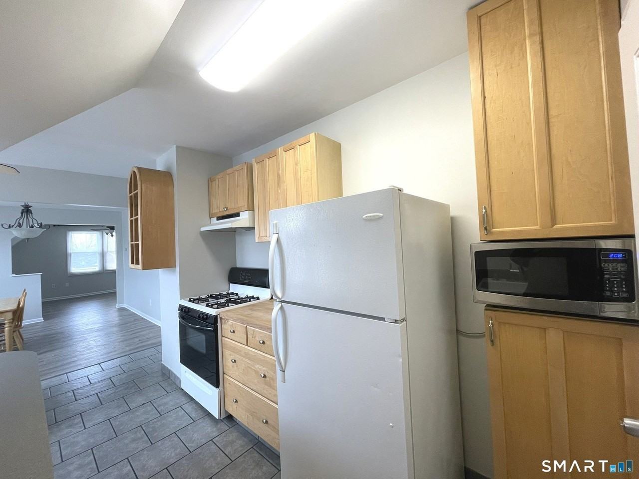 108 Concord St 3rd Fl - Photo 3 of 15