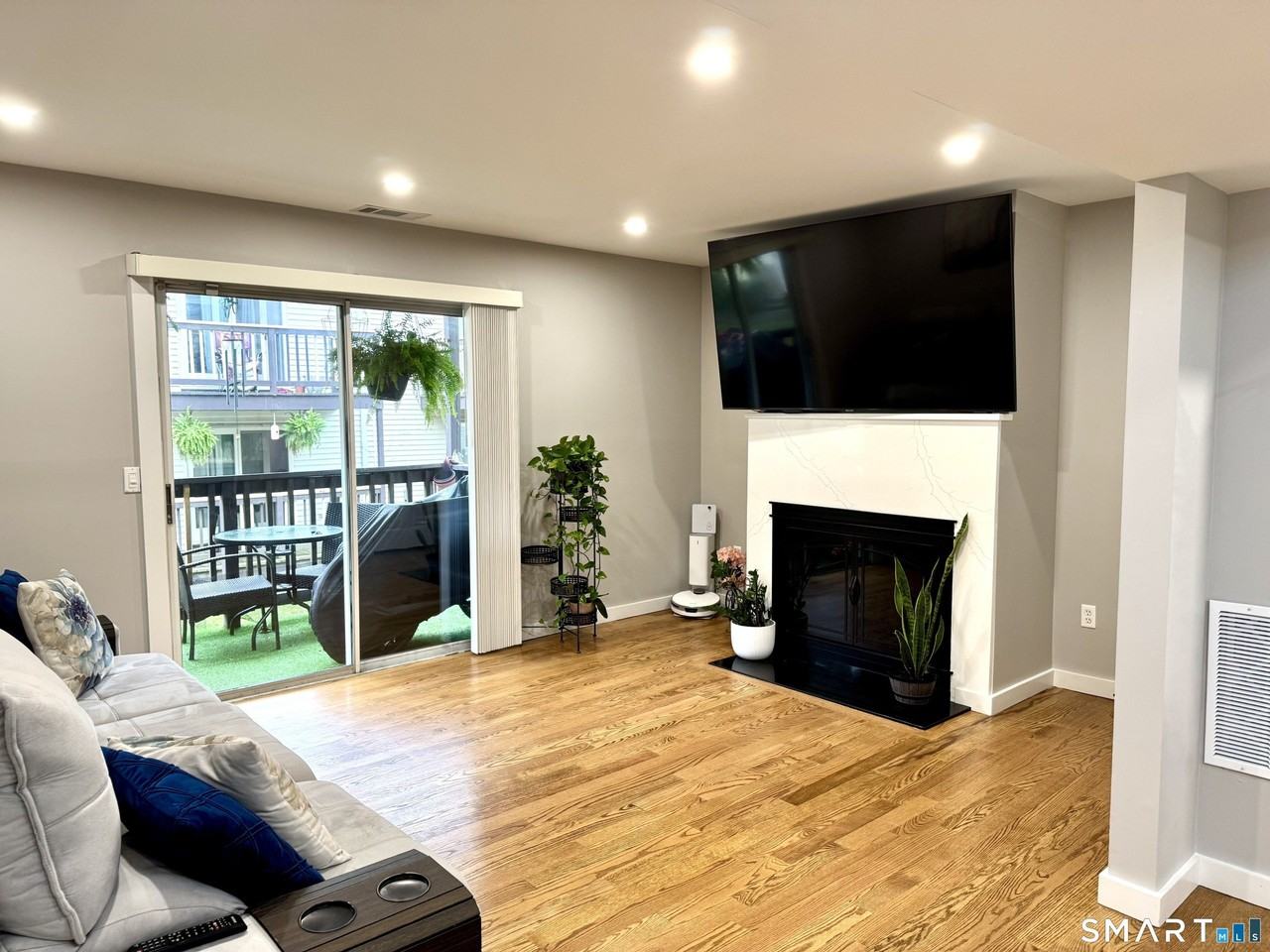 25 Padanaram Rd Apt 63 - Photo 3 of 29