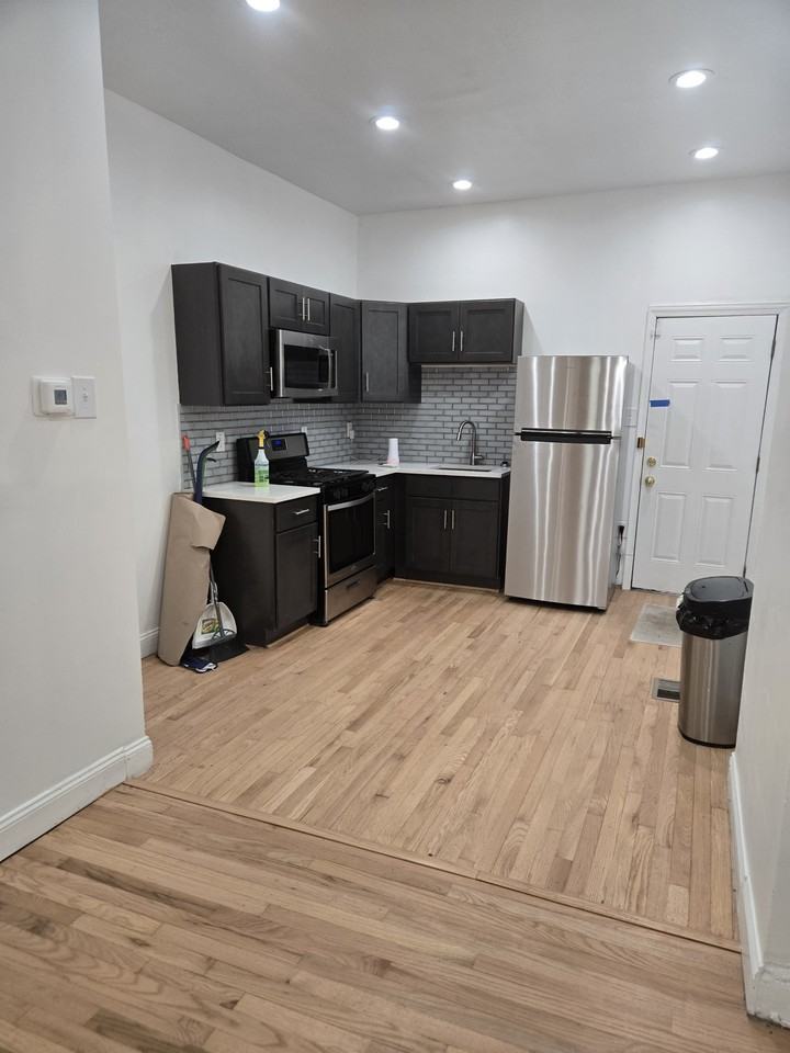 2042 N Stillman St #1 - Photo 6 of 15