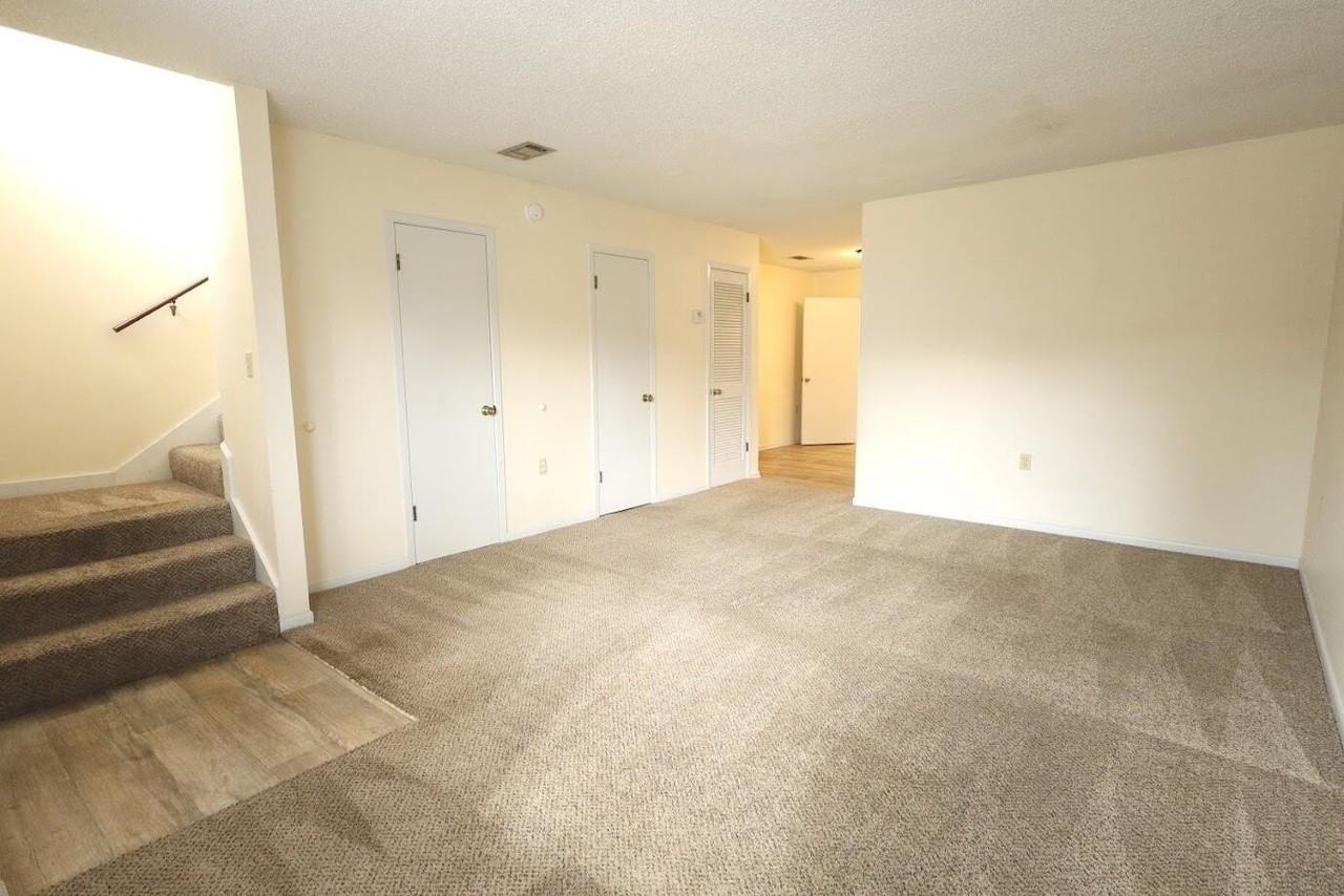 641 Virginia Oak Ct - Photo 2 of 13