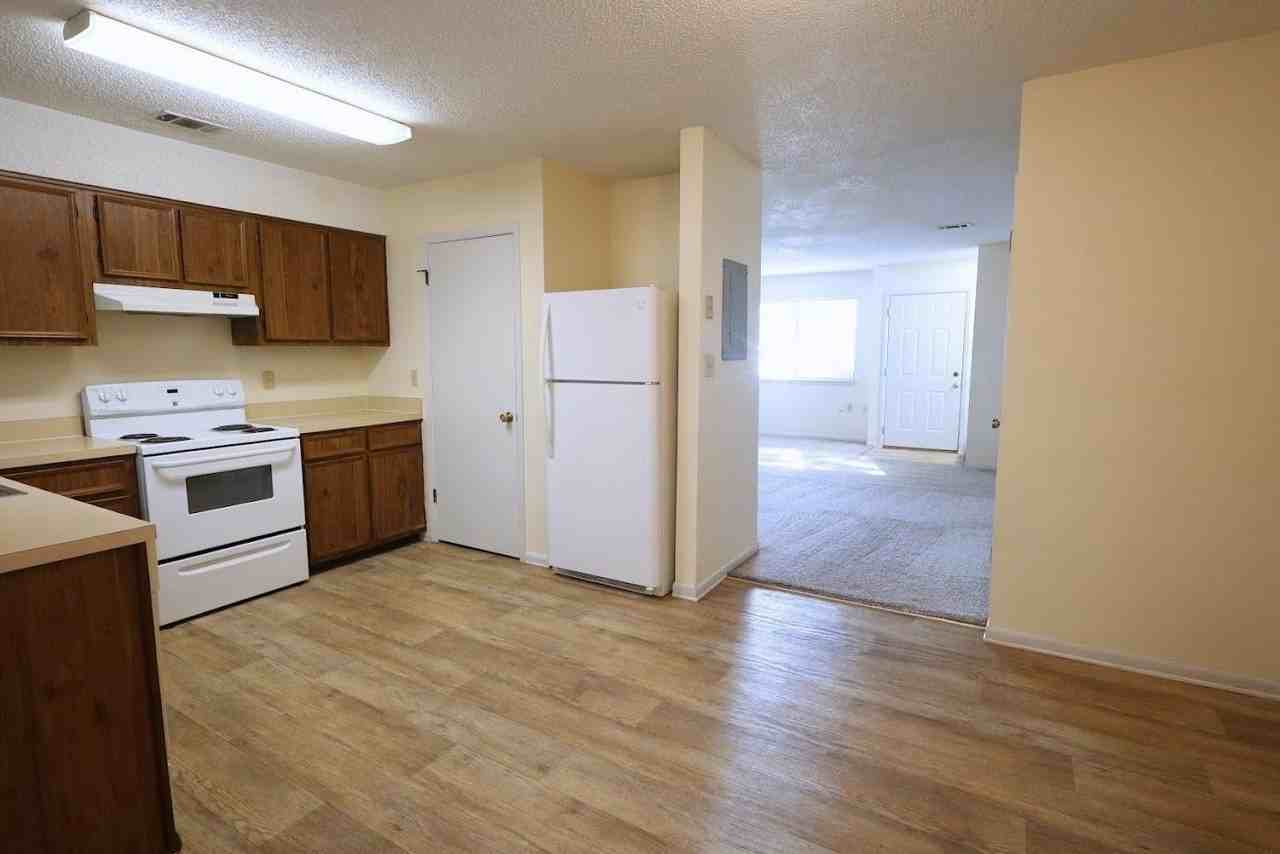 641 Virginia Oak Ct - Photo 3 of 13