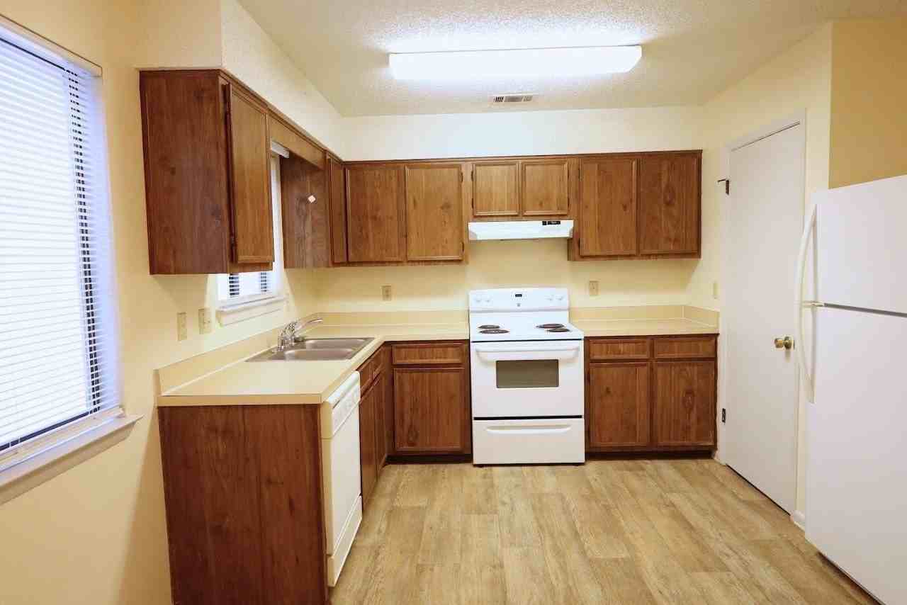 641 Virginia Oak Ct - Photo 5 of 13