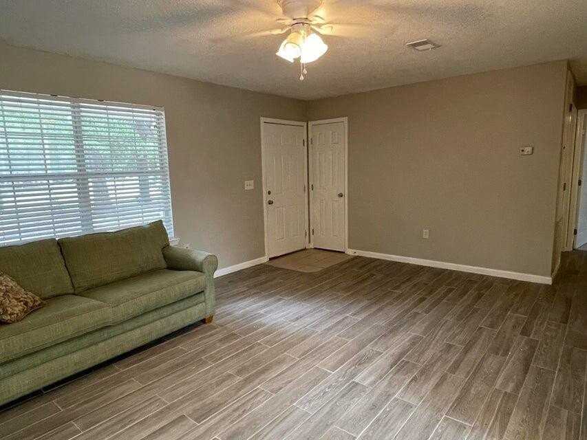 487 Woodlawn Rd - Photo 2 of 15