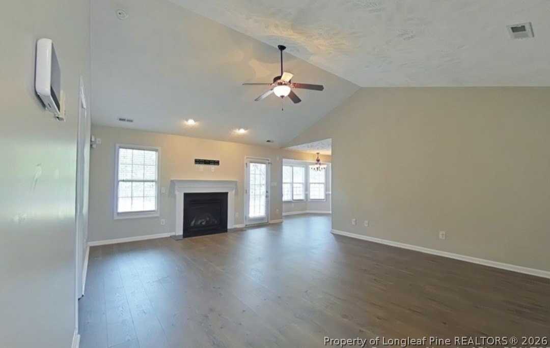 472 Collinwood Dr - Photo 2 of 12