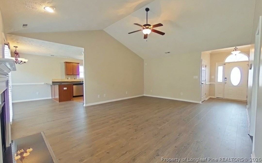 472 Collinwood Dr - Photo 3 of 12