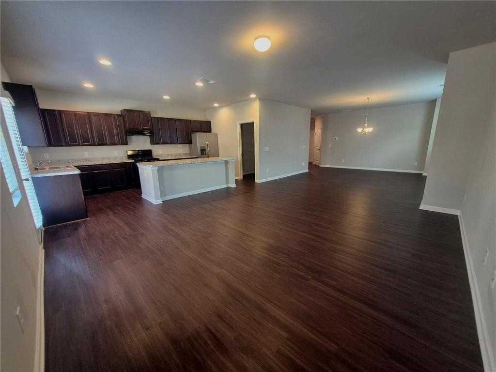 85 Pointe Pl - Photo 4 of 15