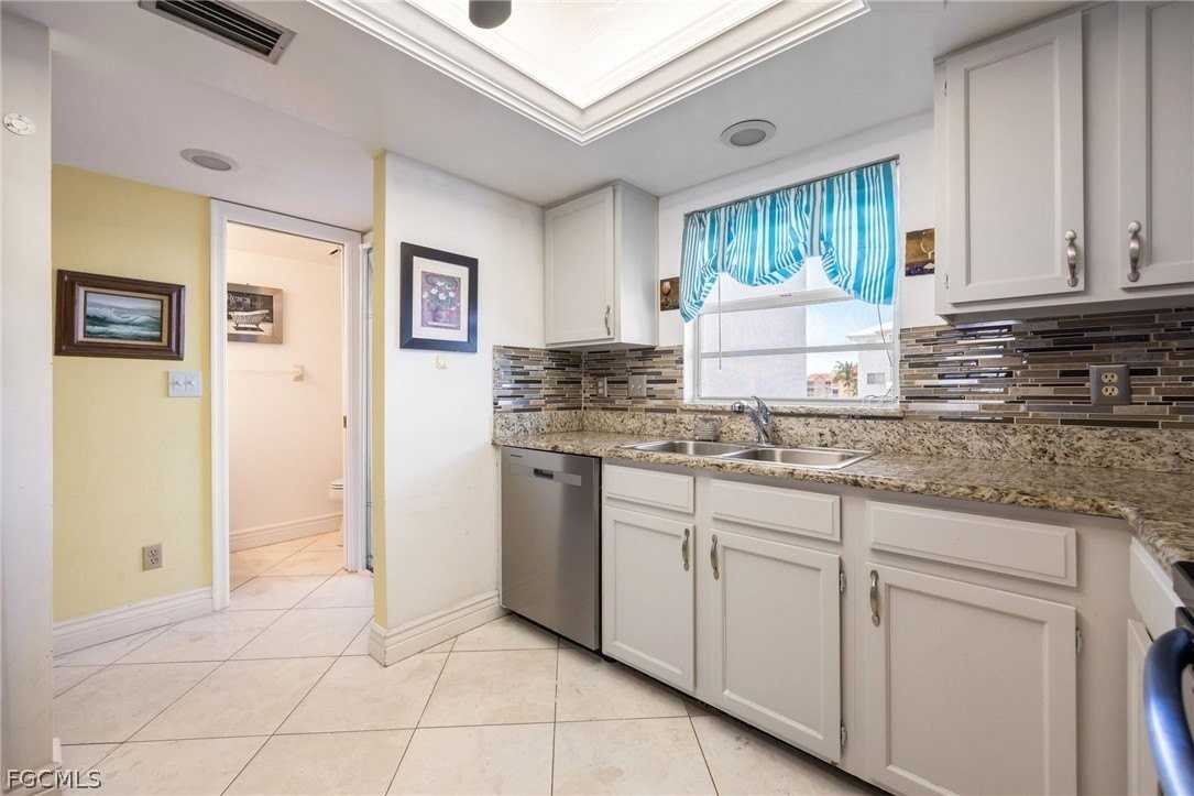 4511 Bay Beach Ln Apt 315 - Photo 7 of 50