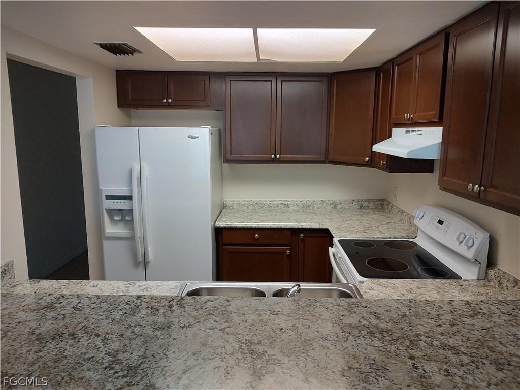 3909 Skyline Blvd - Photo 2 of 8