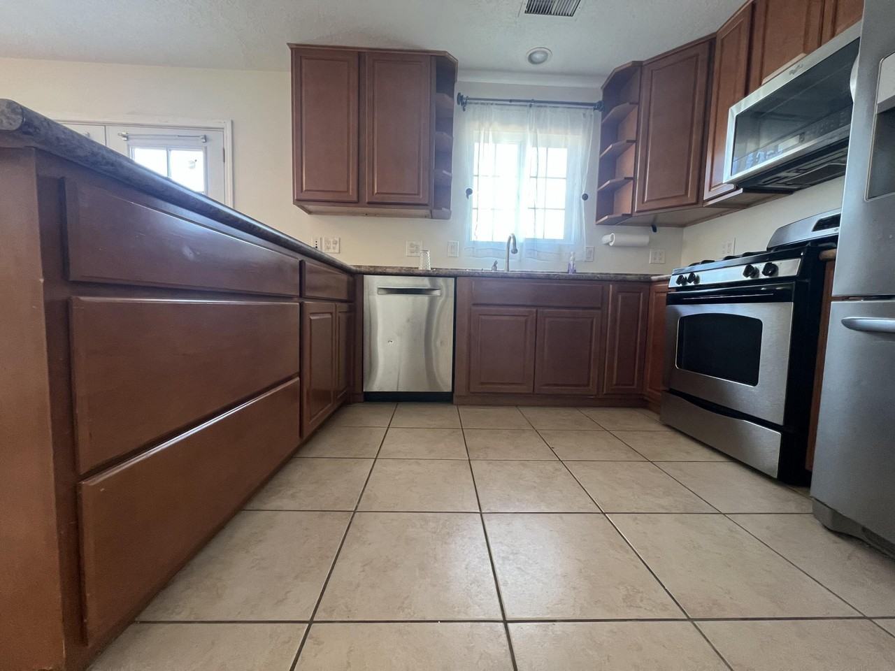 6116 Cloudcroft Rd Nw - Photo 3 of 13