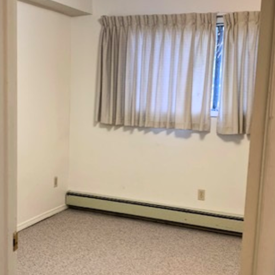 10601 100 St #217 - Photo 4 of 11