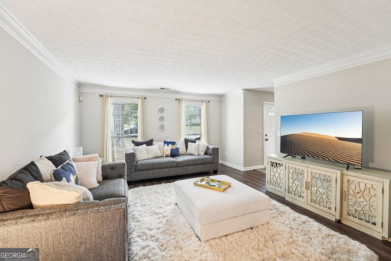 12203 Crestwood Ct - Photo 3 of 15