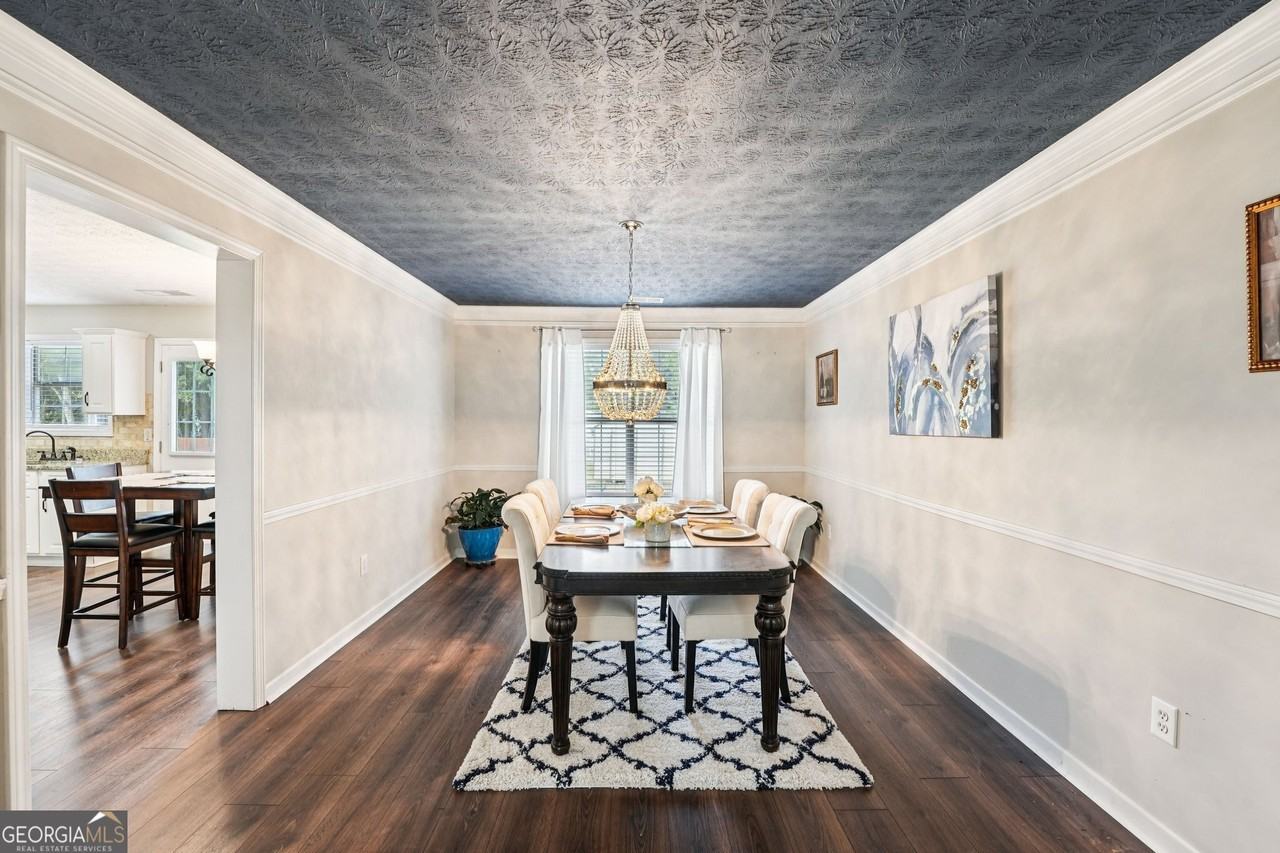 12203 Crestwood Ct - Photo 5 of 15