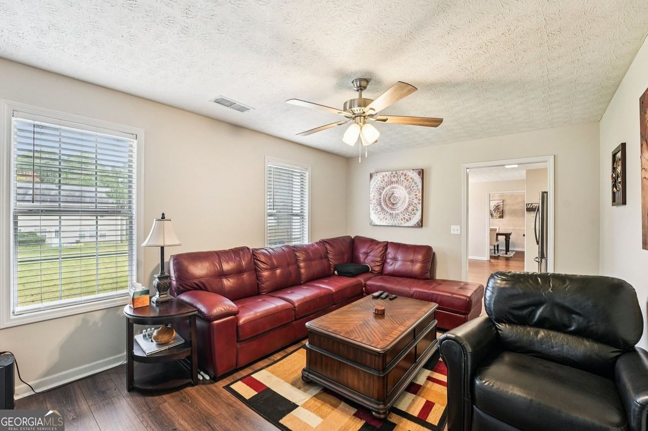 12203 Crestwood Ct - Photo 6 of 15