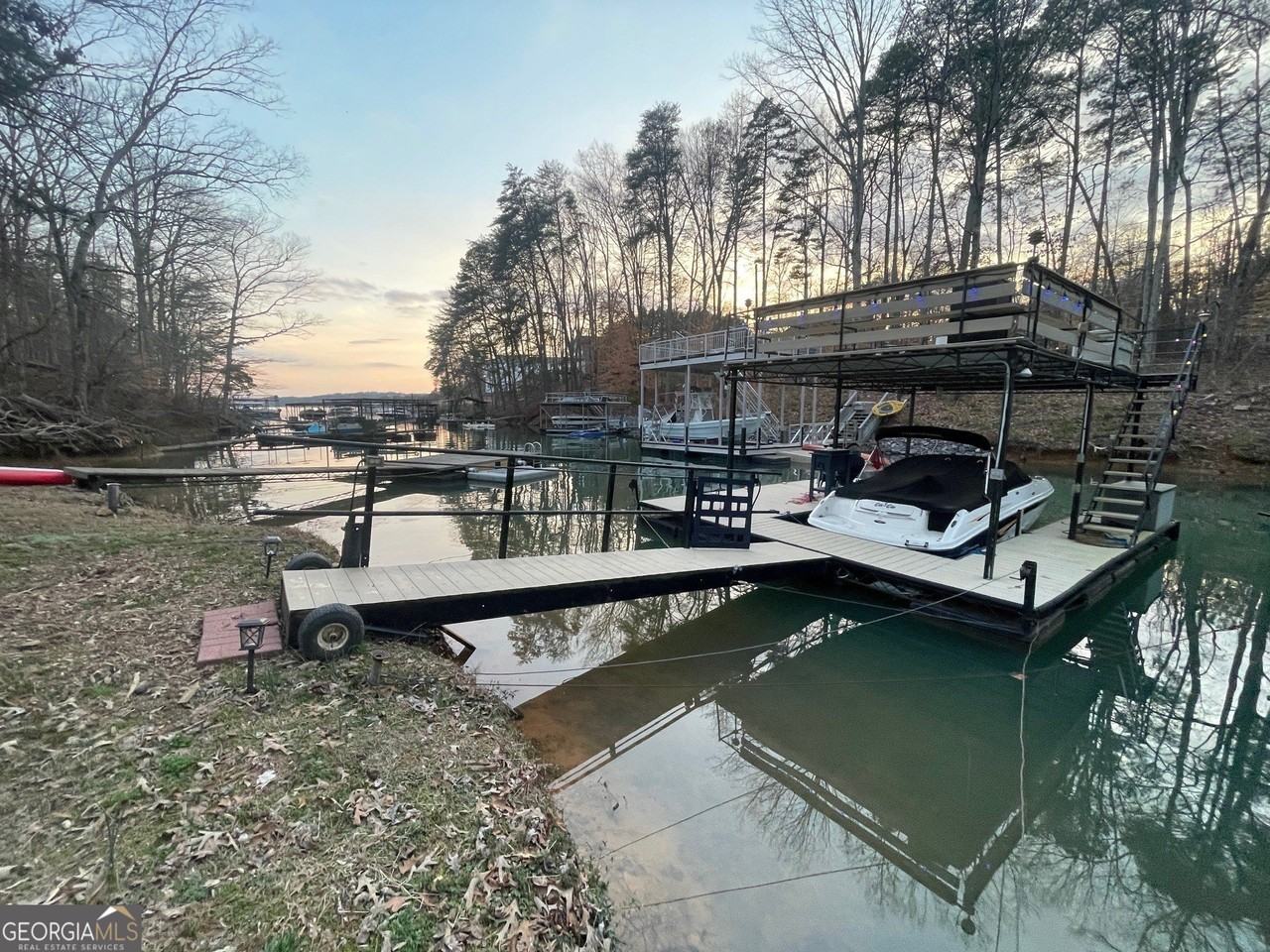 4060R Merritt Dr - Photo 2 of 50