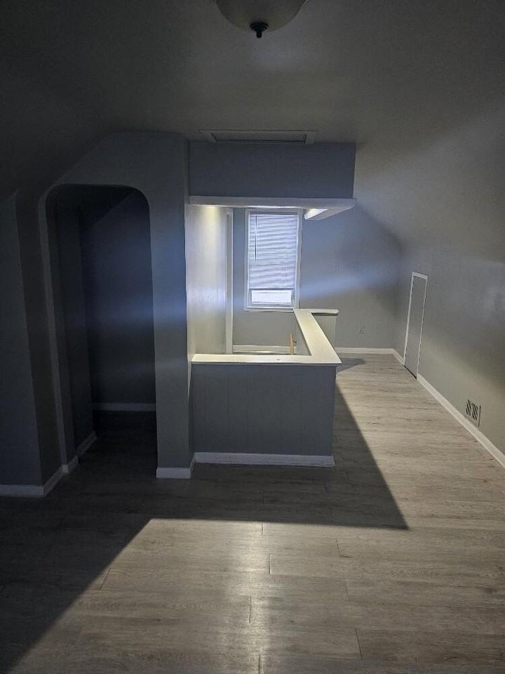 18417 Glastonbury Rd - Photo 6 of 9