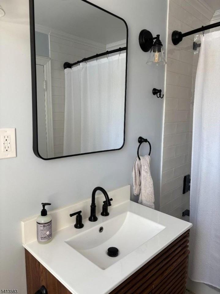 32 Pitt St - Photo 6 of 10