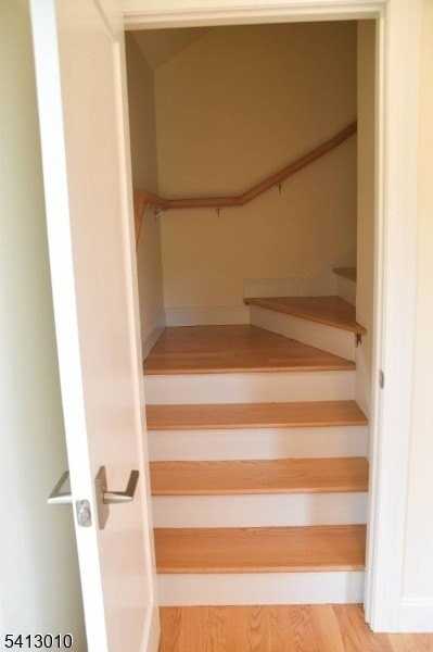 52 Hill St - Photo 3 of 15