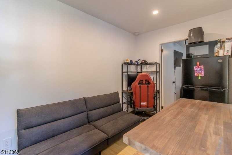 923 Ringwood Ave #2 - Photo 7 of 20