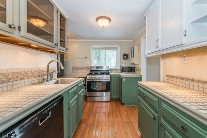 37 Embury Pl - Photo 5 of 20