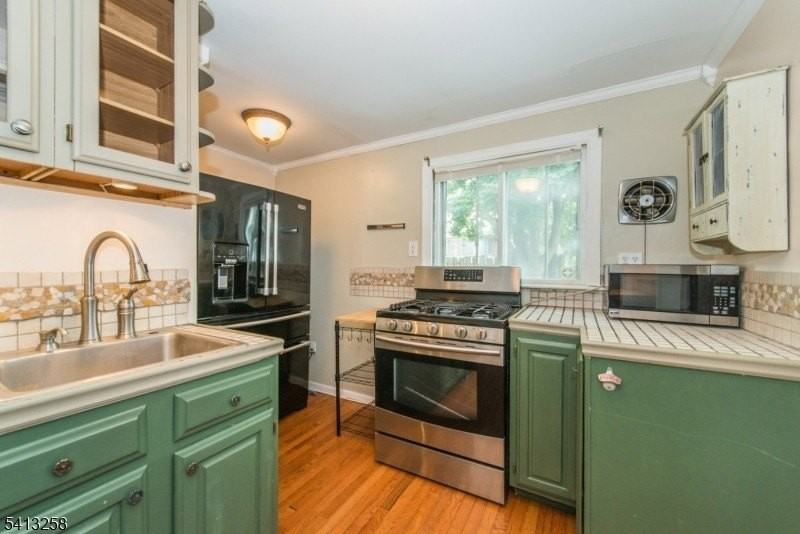 37 Embury Pl - Photo 6 of 20