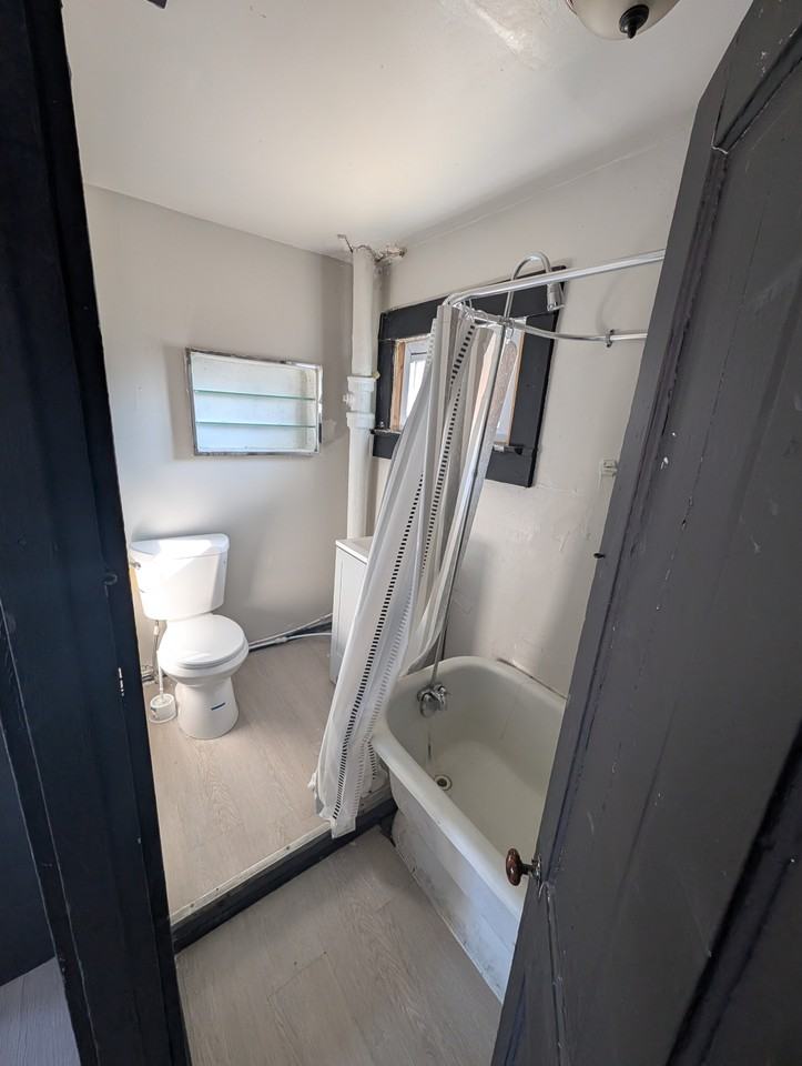 241 Chestnut Ave #241-5A - Photo 4 of 4