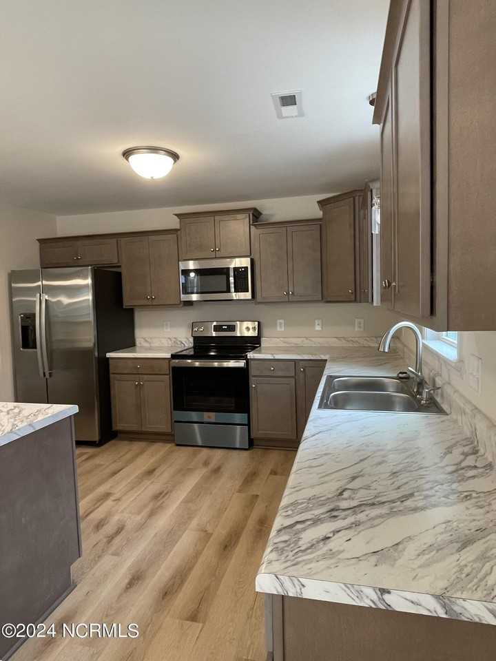 644 Walnut Dr - Photo 6 of 21