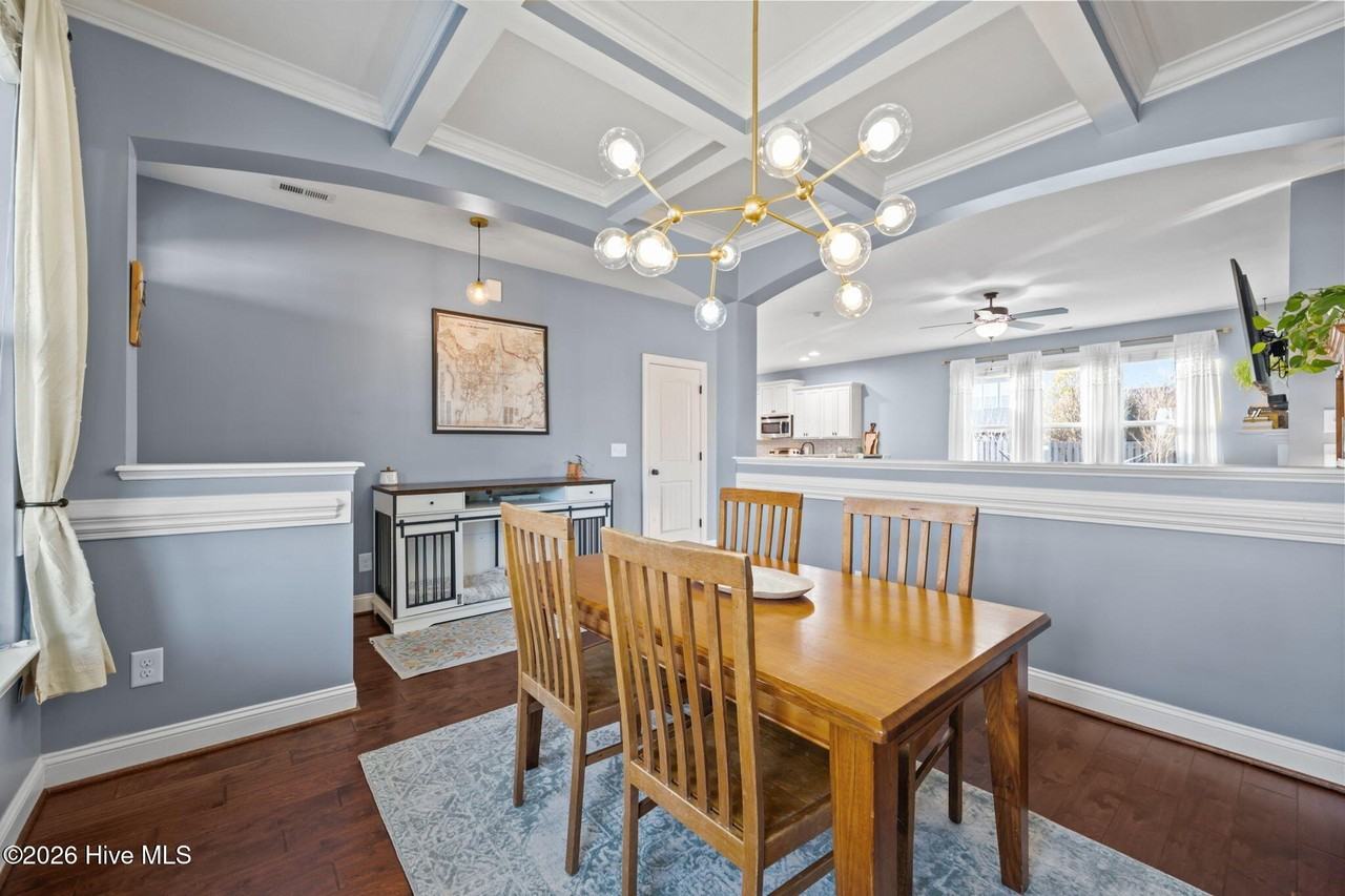 115 Hampton Dr - Photo 5 of 42