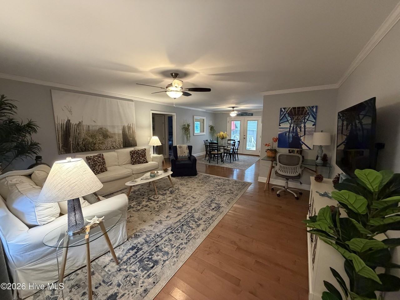 227 Ne 54th St - Photo 3 of 30