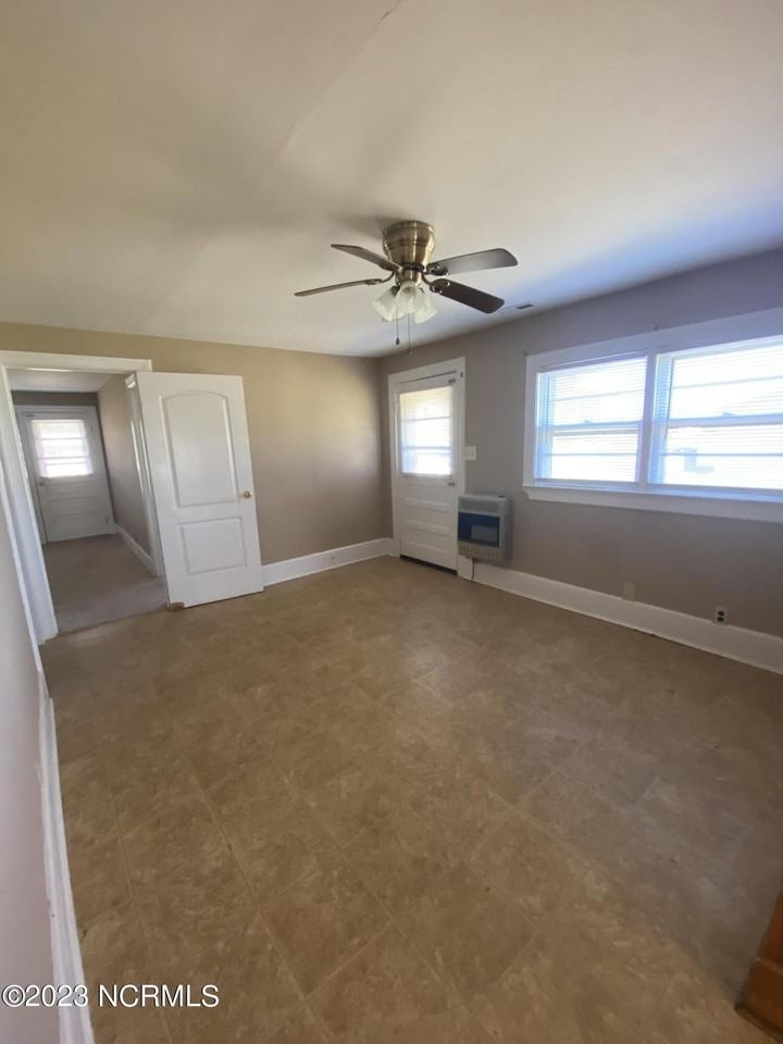 1408 Watering Pond Rd - Photo 4 of 15