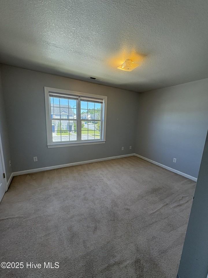 103 Bridgewood Dr - Photo 6 of 11